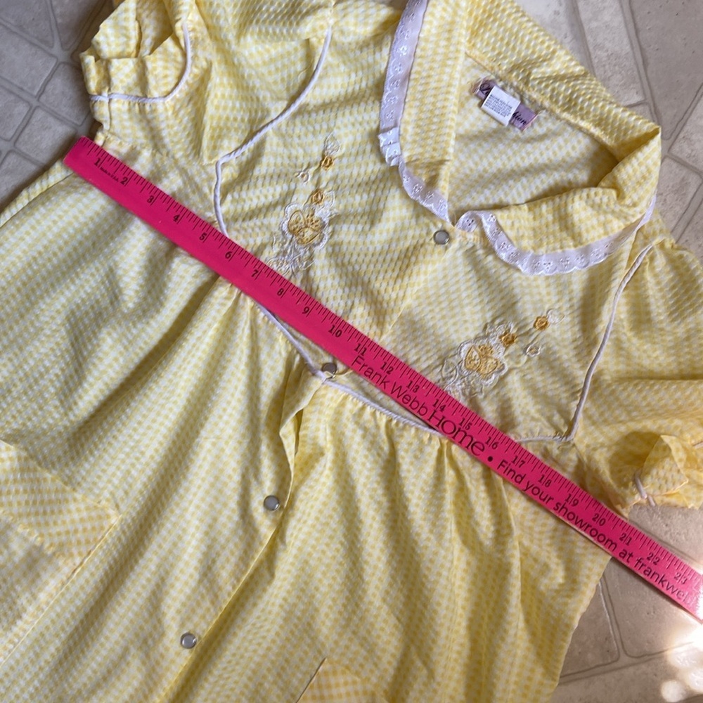 Vintage House Dress, 80s Loungewear Patio Dress, Smock Dress, Pearl Snaps. - Picture 6 of 8